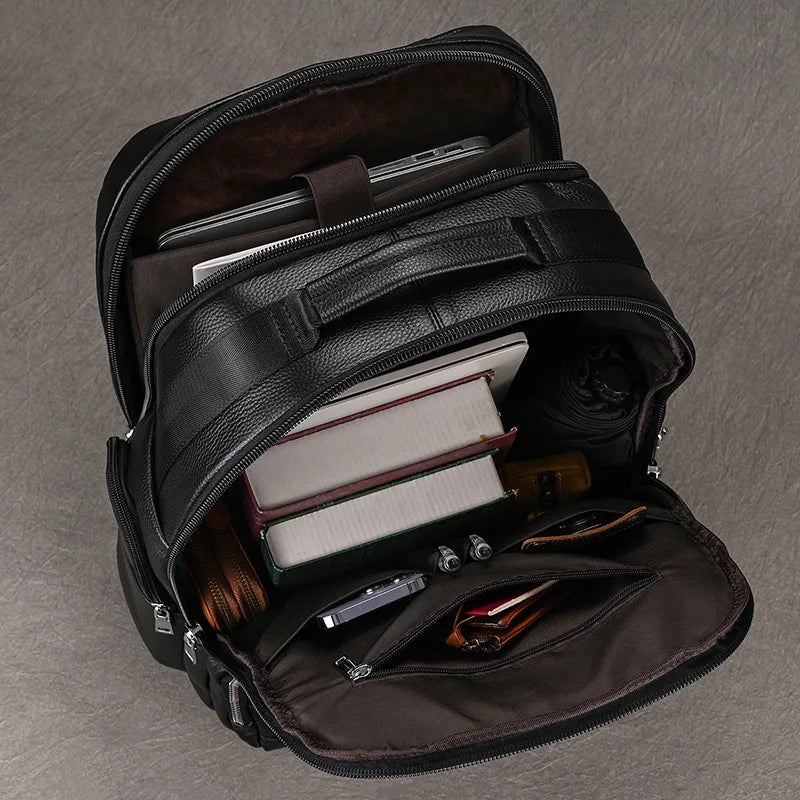 Mochila Lester em Couro Legítimo Preto - Lester