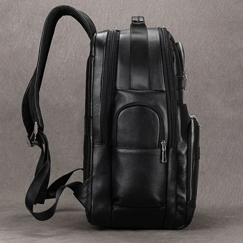 Mochila Lester em Couro Legítimo Preto - Lester